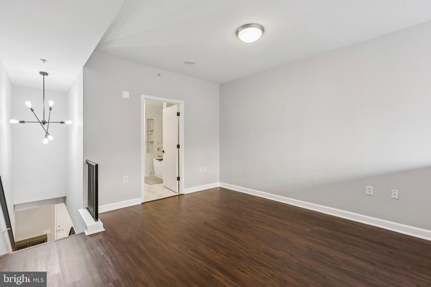 400 MASSACHUSETTS AVE NW #215, WASHINGTON, District Of Columbia 20001, 2 Bedrooms Bedrooms, ,2 BathroomsBathrooms,Residential,For sale,400 MASSACHUSETTS AVE NW #215,DCDC2241254 MLS # DCDC2241254