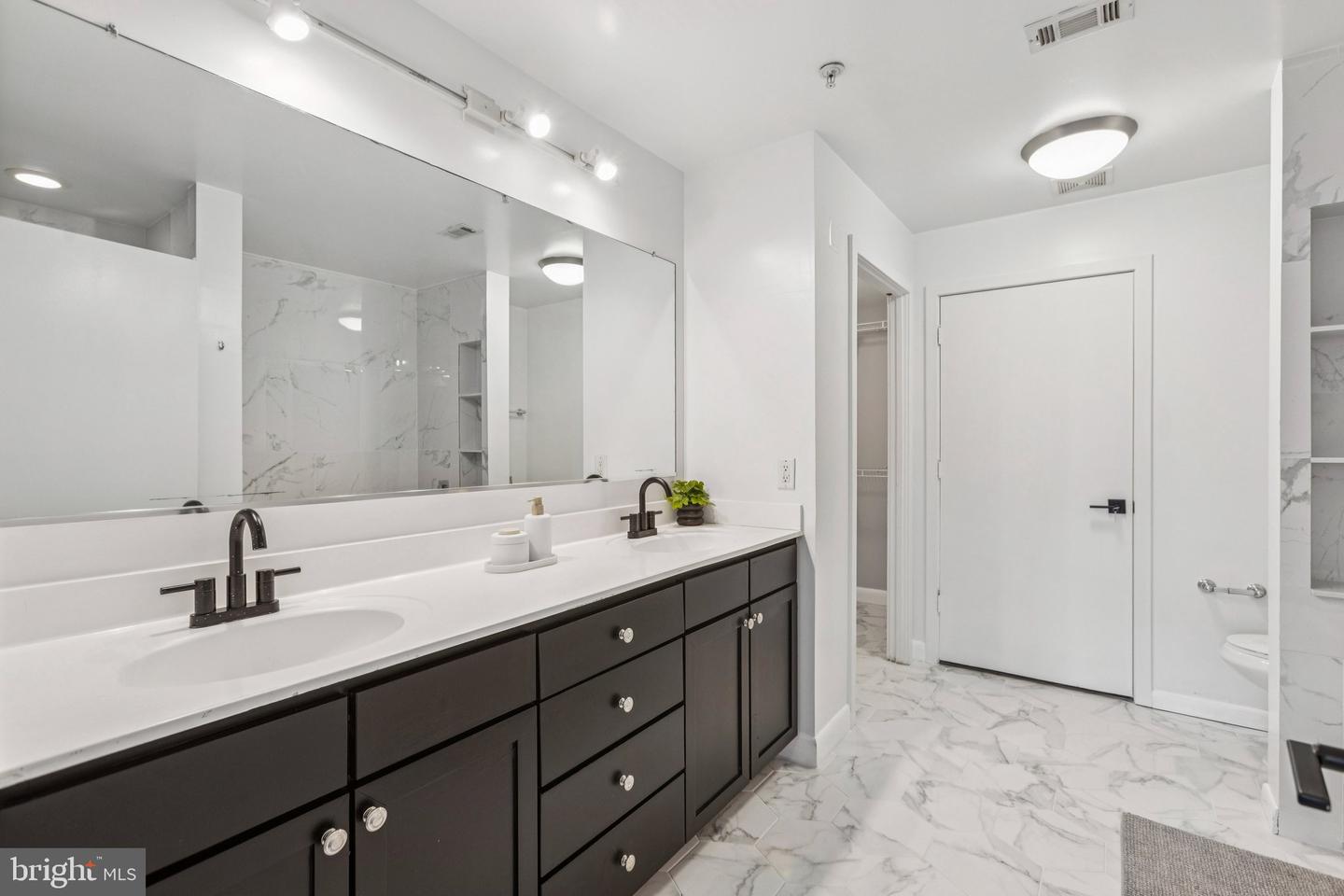 400 MASSACHUSETTS AVE NW #215, WASHINGTON, District Of Columbia 20001, 2 Bedrooms Bedrooms, ,2 BathroomsBathrooms,Residential,For sale,400 MASSACHUSETTS AVE NW #215,DCDC2241254 MLS # DCDC2241254