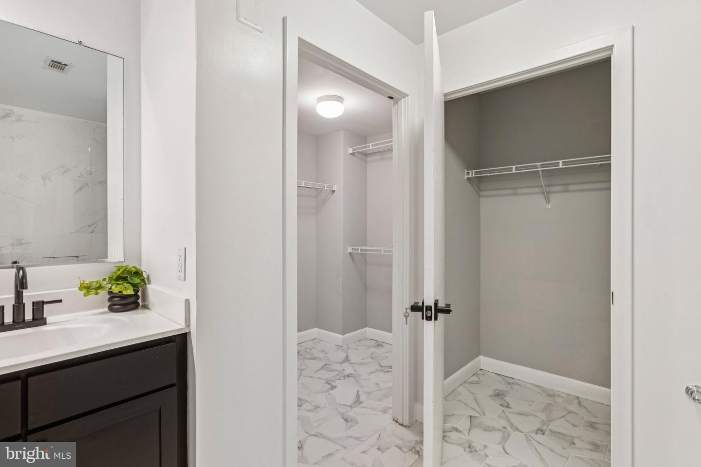 400 MASSACHUSETTS AVE NW #215, WASHINGTON, District Of Columbia 20001, 2 Bedrooms Bedrooms, ,2 BathroomsBathrooms,Residential,For sale,400 MASSACHUSETTS AVE NW #215,DCDC2241254 MLS # DCDC2241254