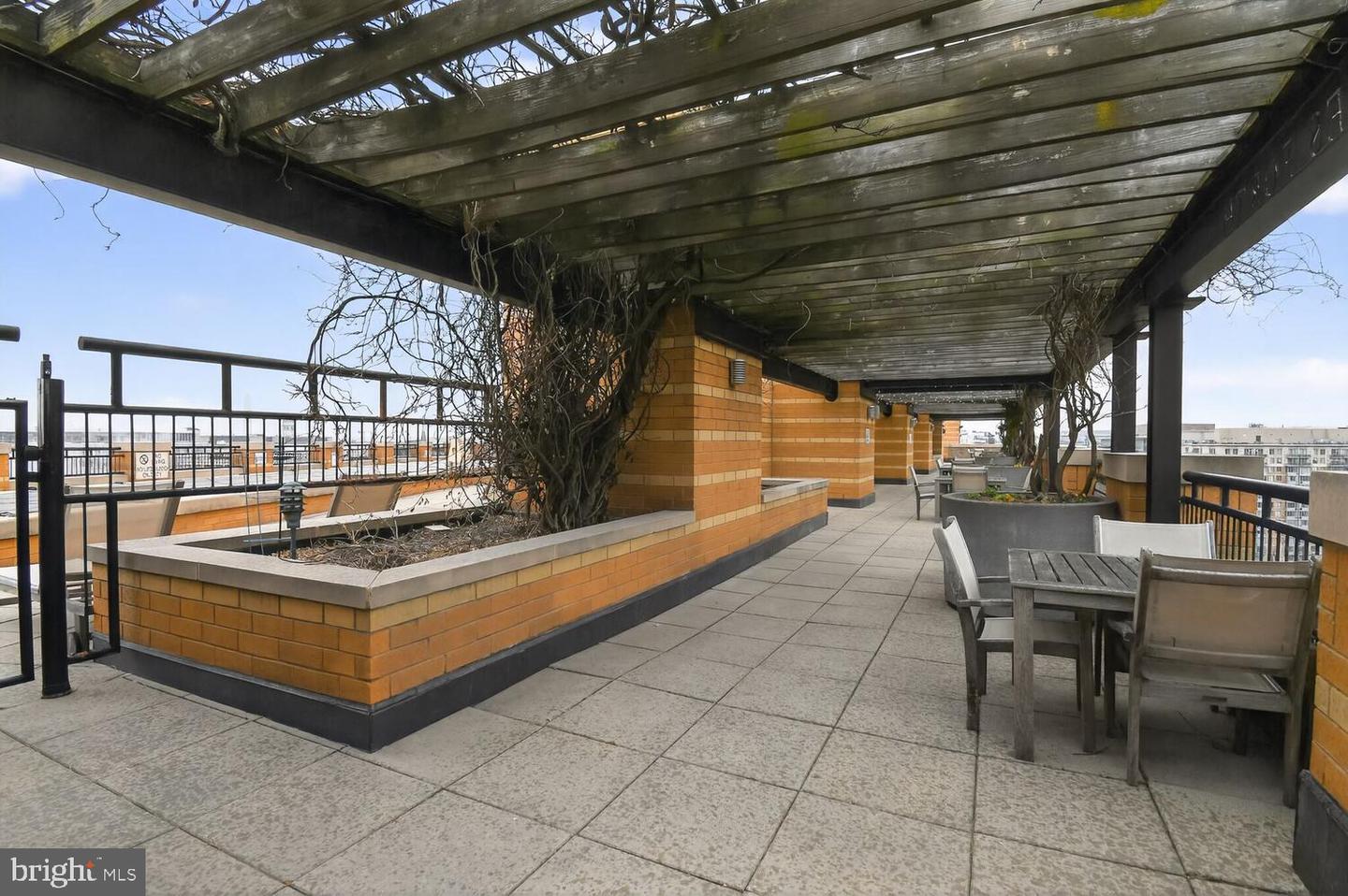 400 MASSACHUSETTS AVE NW #215, WASHINGTON, District Of Columbia 20001, 2 Bedrooms Bedrooms, ,2 BathroomsBathrooms,Residential,For sale,400 MASSACHUSETTS AVE NW #215,DCDC2241254 MLS # DCDC2241254