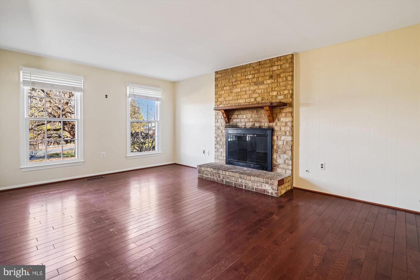 12179 QUEENS BRIGADE DR, FAIRFAX, Virginia 22030, 4 Bedrooms Bedrooms, ,2 BathroomsBathrooms,Residential,For sale,12179 QUEENS BRIGADE DR,VAFX2285650 MLS # VAFX2285650