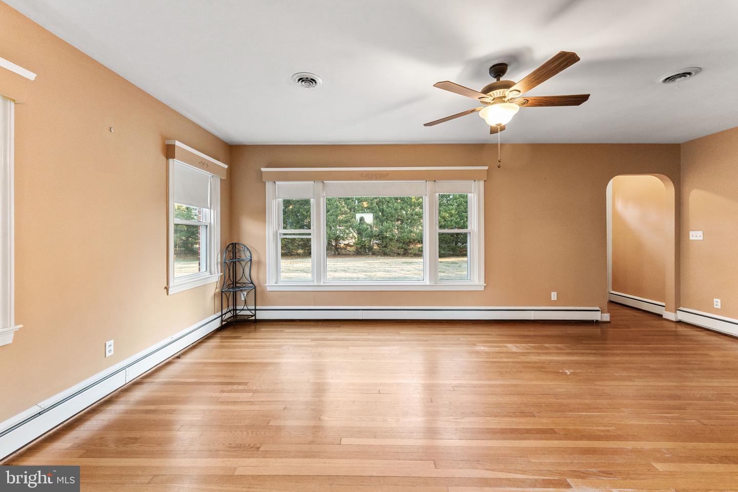 501 ESSEX ST, TAPPAHANNOCK, Virginia 22560, 3 Bedrooms Bedrooms, 5 Rooms Rooms,1 BathroomBathrooms,Residential,For sale,501 ESSEX ST,VAES2002106 MLS # VAES2002106