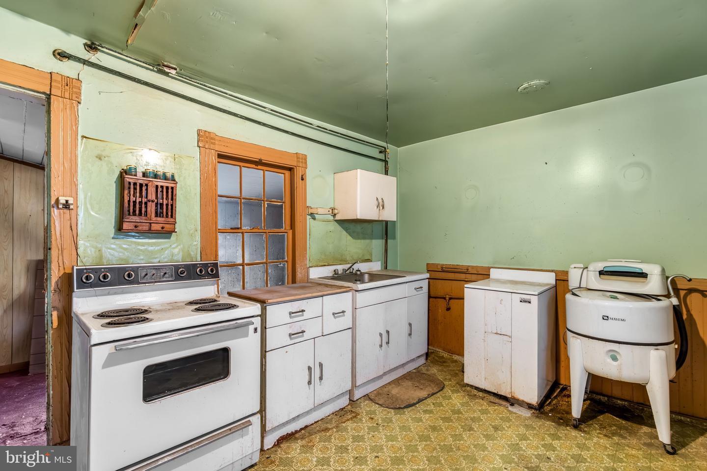 169 E MAIN ST, ORANGE, Virginia 22960, 2 Bedrooms Bedrooms, ,1 BathroomBathrooms,Residential,For sale,169 E MAIN ST,VAOR2013132 MLS # VAOR2013132