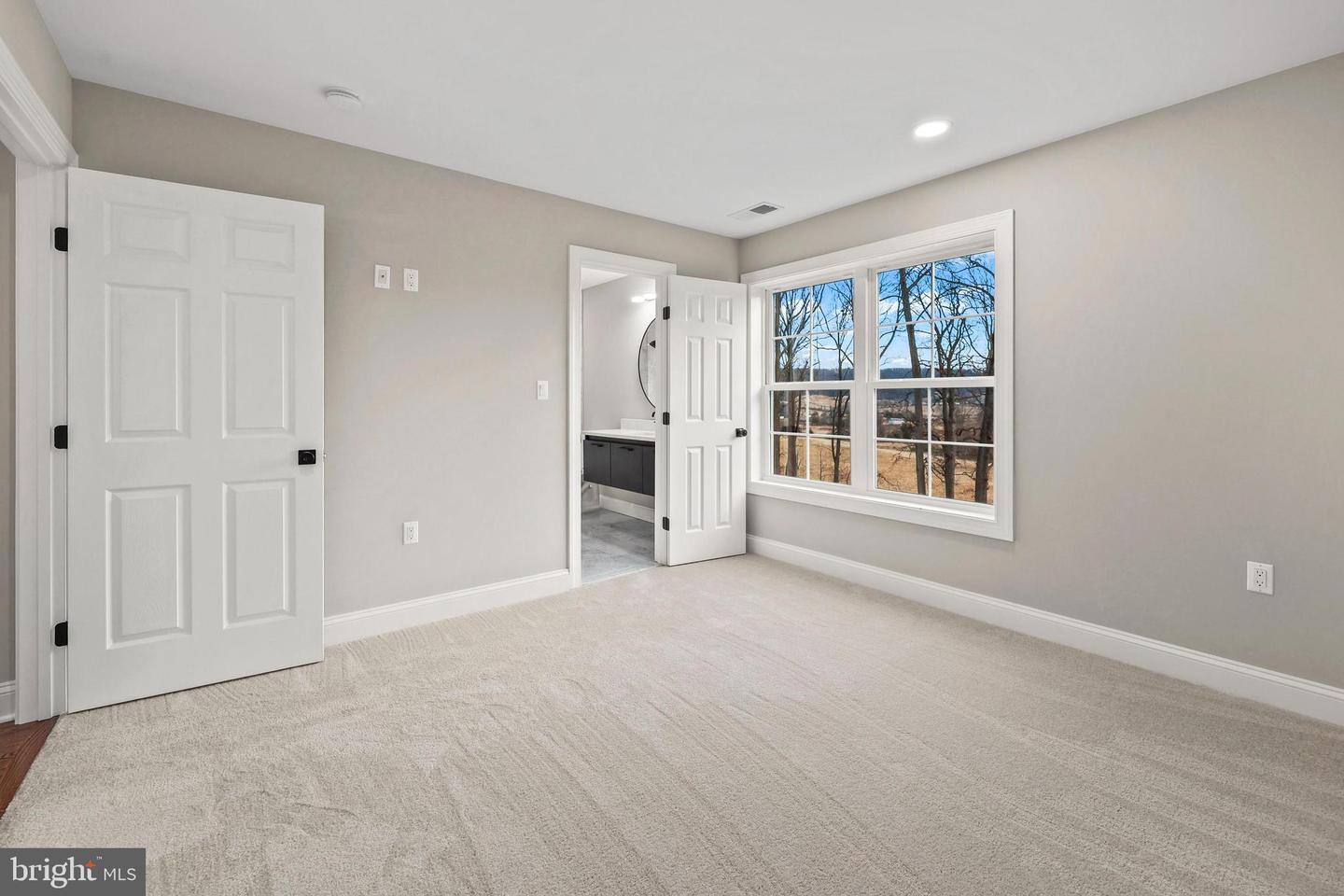 5393 MERRY OAKS, THE PLAINS, Virginia 20198, 6 Bedrooms Bedrooms, 6 Rooms Rooms,5 BathroomsBathrooms,Residential,For sale,5393 MERRY OAKS,VAFQ2020136 MLS # VAFQ2020136