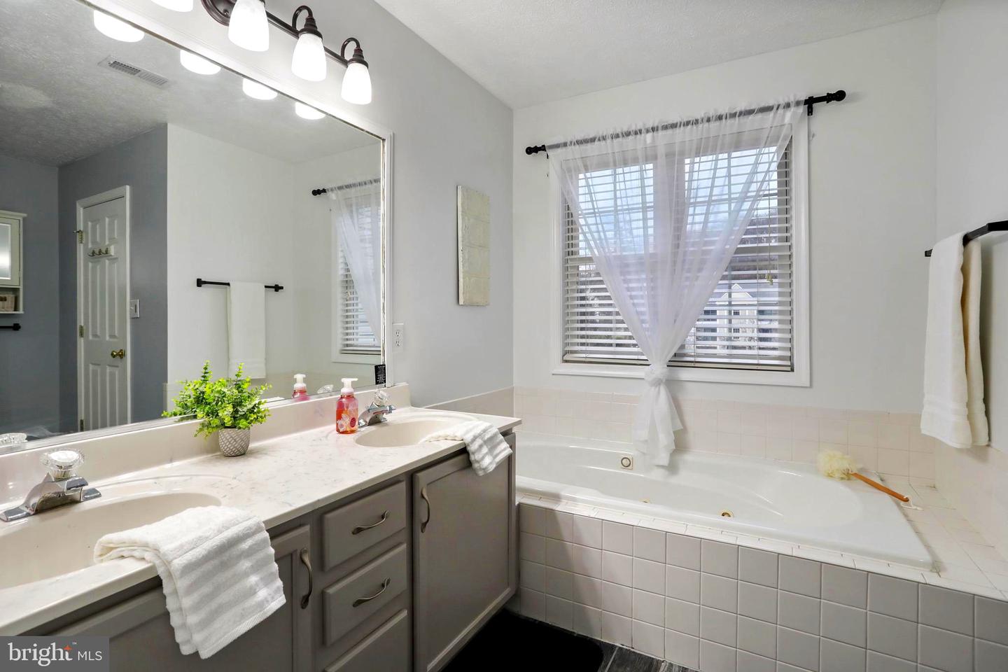 31 WESTMINSTER DR, FRONT ROYAL, Virginia 22630, 3 Bedrooms Bedrooms, ,3 BathroomsBathrooms,Residential,For sale,31 WESTMINSTER DR,VAWR2013134 MLS # VAWR2013134