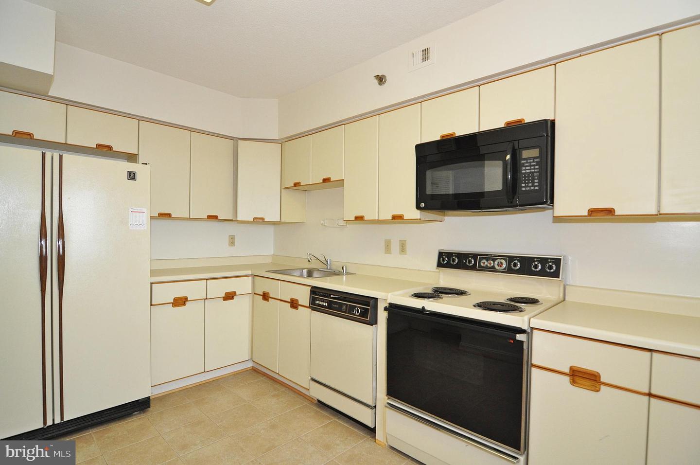 1805 CRYSTAL DR #907S, ARLINGTON, Virginia 22202, 2 Bedrooms Bedrooms, ,2 BathroomsBathrooms,Residential,For sale,1805 CRYSTAL DR #907S,VAAR2067806 MLS # VAAR2067806