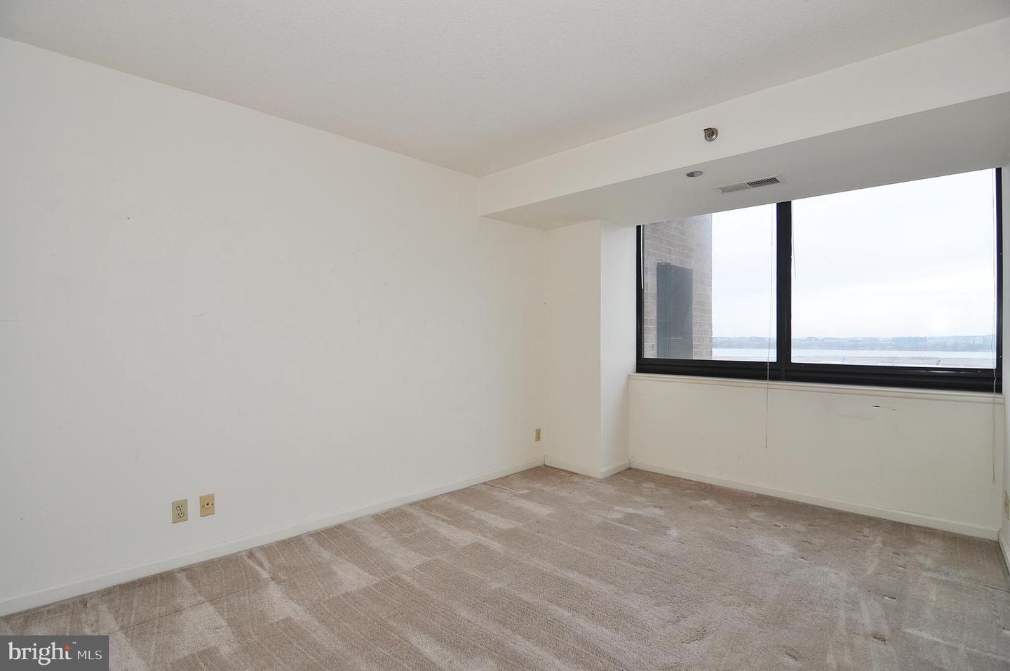 1805 CRYSTAL DR #907S, ARLINGTON, Virginia 22202, 2 Bedrooms Bedrooms, ,2 BathroomsBathrooms,Residential,For sale,1805 CRYSTAL DR #907S,VAAR2067806 MLS # VAAR2067806