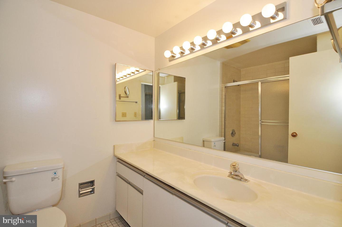 1805 CRYSTAL DR #907S, ARLINGTON, Virginia 22202, 2 Bedrooms Bedrooms, ,2 BathroomsBathrooms,Residential,For sale,1805 CRYSTAL DR #907S,VAAR2067806 MLS # VAAR2067806