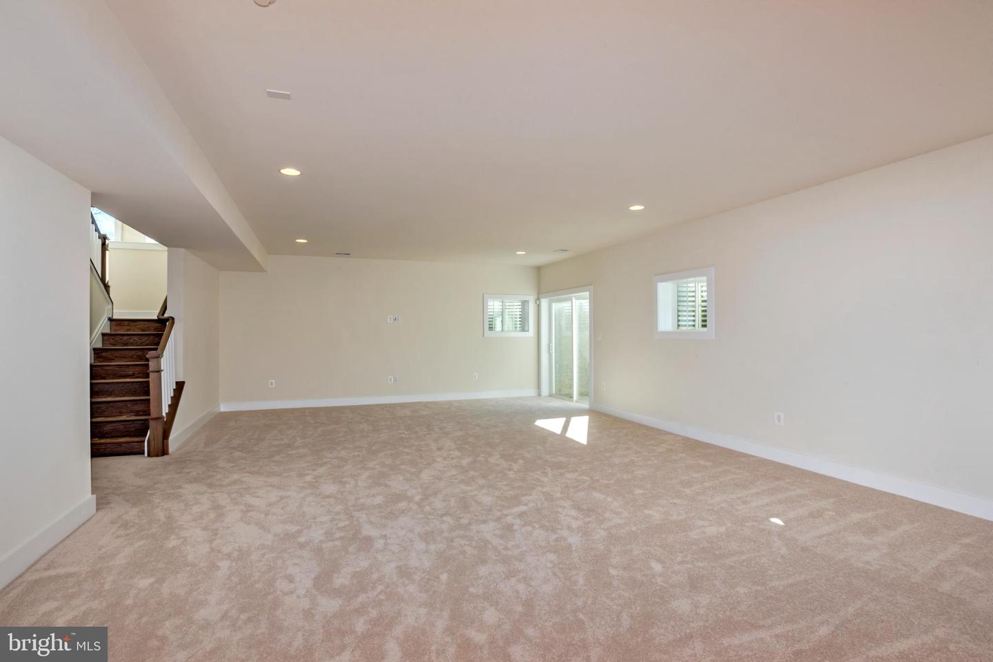 8753 SOUTHERN OAKS PL, LORTON, Virginia 22079, 5 Bedrooms Bedrooms, ,3 BathroomsBathrooms,Residential,For sale,8753 SOUTHERN OAKS PL,VAFX2285972 MLS # VAFX2285972