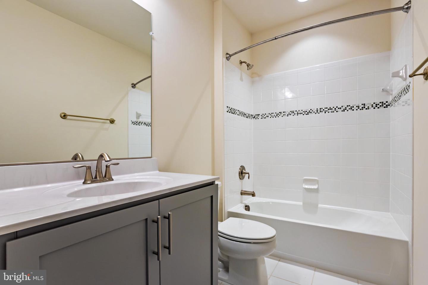 8753 SOUTHERN OAKS PL, LORTON, Virginia 22079, 5 Bedrooms Bedrooms, ,3 BathroomsBathrooms,Residential,For sale,8753 SOUTHERN OAKS PL,VAFX2285972 MLS # VAFX2285972