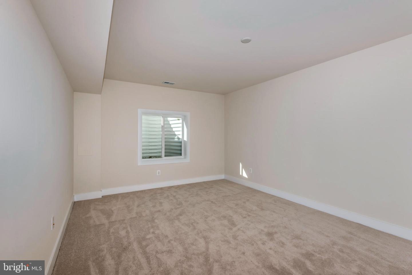 8753 SOUTHERN OAKS PL, LORTON, Virginia 22079, 5 Bedrooms Bedrooms, ,3 BathroomsBathrooms,Residential,For sale,8753 SOUTHERN OAKS PL,VAFX2285972 MLS # VAFX2285972