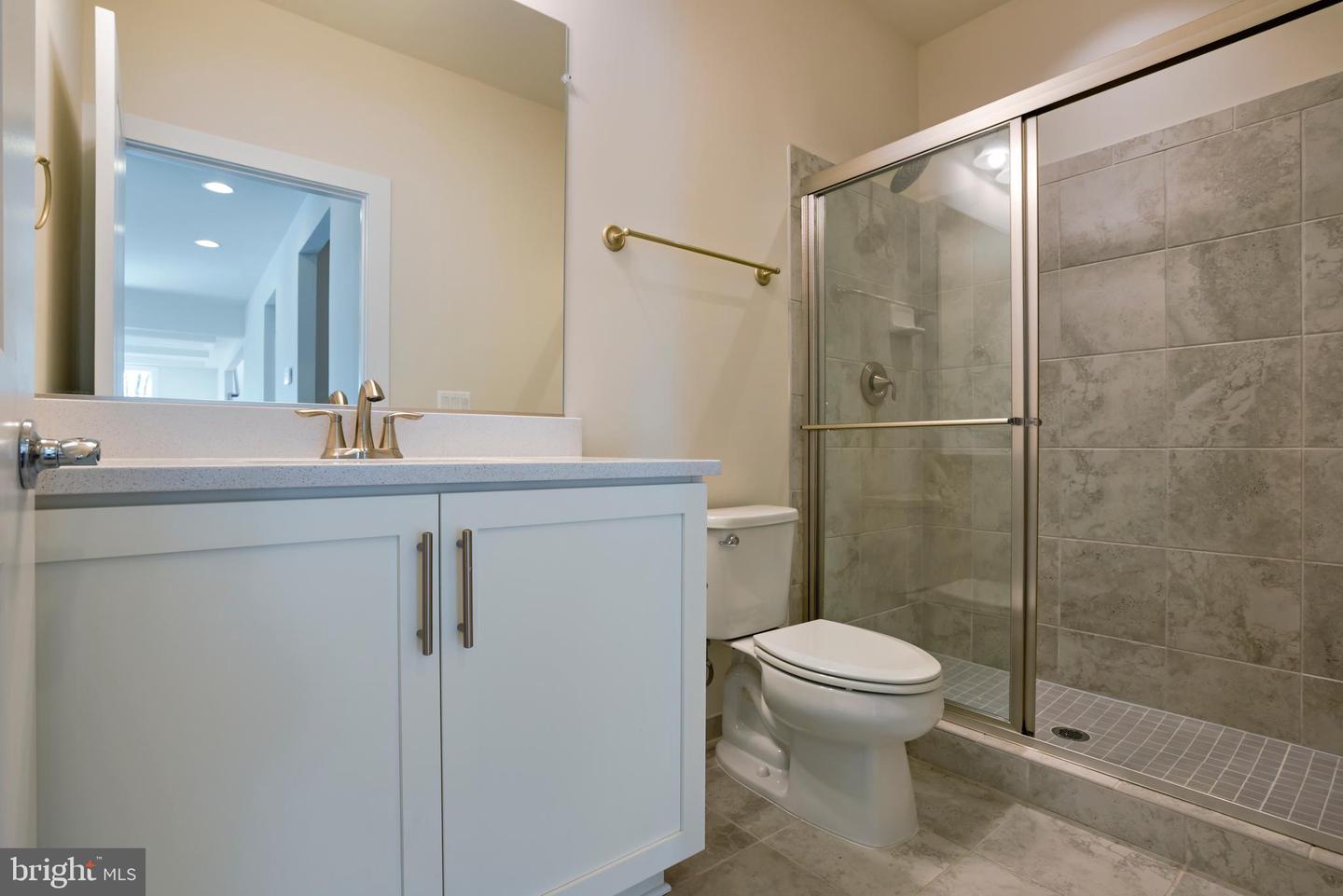 8753 SOUTHERN OAKS PL, LORTON, Virginia 22079, 5 Bedrooms Bedrooms, ,3 BathroomsBathrooms,Residential,For sale,8753 SOUTHERN OAKS PL,VAFX2285972 MLS # VAFX2285972