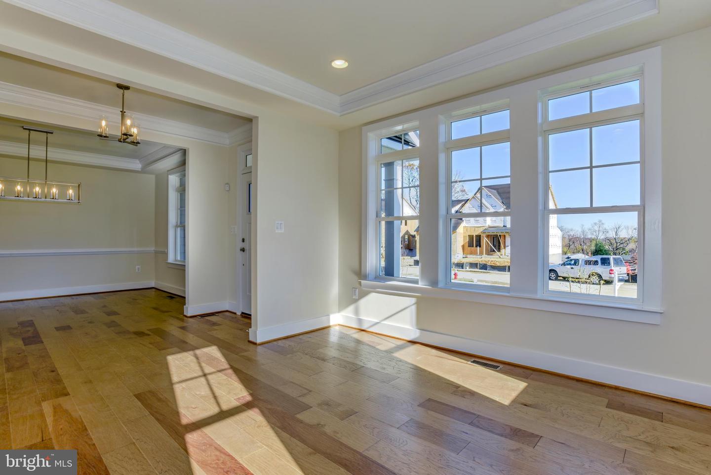 8753 SOUTHERN OAKS PL, LORTON, Virginia 22079, 5 Bedrooms Bedrooms, ,3 BathroomsBathrooms,Residential,For sale,8753 SOUTHERN OAKS PL,VAFX2285972 MLS # VAFX2285972