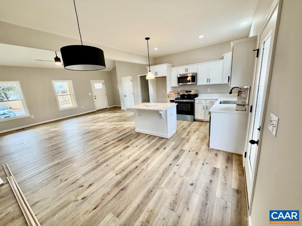 615 OAKLEIGH AVE, APPOMATTOX, Virginia 24522, 3 Bedrooms Bedrooms, ,2 BathroomsBathrooms,Residential,For sale,615 OAKLEIGH AVE,672521 MLS # 672521 615 OAKLEIGH AVE, APPOMATTOX, Virginia 24522, 3 Bedrooms Bedrooms, ,2 BathroomsBathrooms,Residential,For sale,615 OAKLEIGH AVE,672521 MLS # 672521