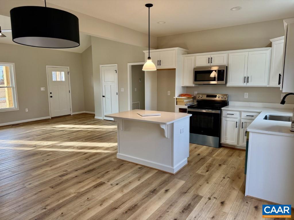 615 OAKLEIGH AVE, APPOMATTOX, Virginia 24522, 3 Bedrooms Bedrooms, ,2 BathroomsBathrooms,Residential,For sale,615 OAKLEIGH AVE,672521 MLS # 672521 615 OAKLEIGH AVE, APPOMATTOX, Virginia 24522, 3 Bedrooms Bedrooms, ,2 BathroomsBathrooms,Residential,For sale,615 OAKLEIGH AVE,672521 MLS # 672521