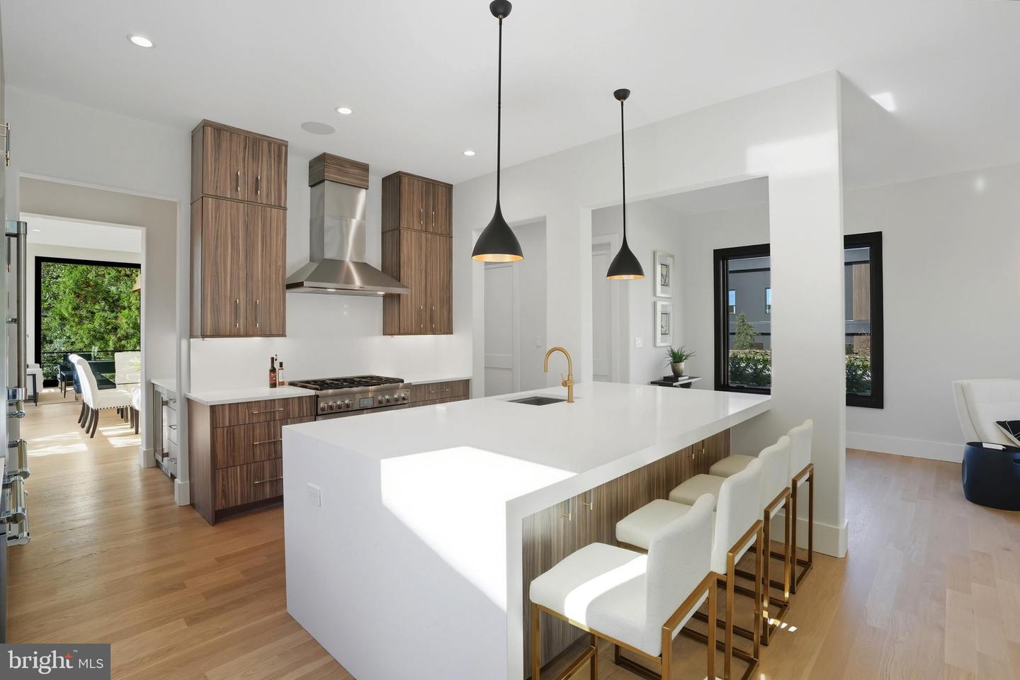 1853 MASSACHUSETTS AVE, MCLEAN, Virginia 22101, 5 Bedrooms Bedrooms, ,5 BathroomsBathrooms,Residential,For sale,1853 MASSACHUSETTS AVE,VAFX2286022 MLS # VAFX2286022