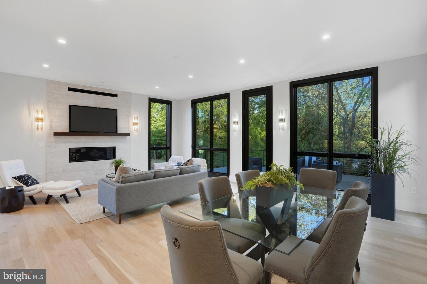 1853 MASSACHUSETTS AVE, MCLEAN, Virginia 22101, 5 Bedrooms Bedrooms, ,5 BathroomsBathrooms,Residential,For sale,1853 MASSACHUSETTS AVE,VAFX2286022 MLS # VAFX2286022