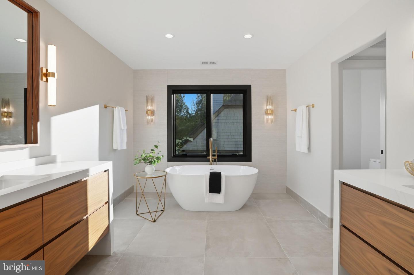 1853 MASSACHUSETTS AVE, MCLEAN, Virginia 22101, 5 Bedrooms Bedrooms, ,5 BathroomsBathrooms,Residential,For sale,1853 MASSACHUSETTS AVE,VAFX2286022 MLS # VAFX2286022