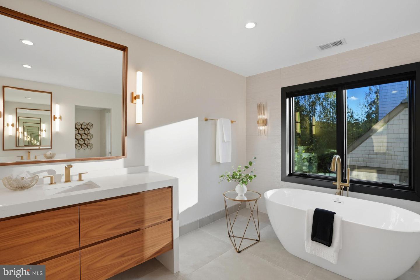 1853 MASSACHUSETTS AVE, MCLEAN, Virginia 22101, 5 Bedrooms Bedrooms, ,5 BathroomsBathrooms,Residential,For sale,1853 MASSACHUSETTS AVE,VAFX2286022 MLS # VAFX2286022