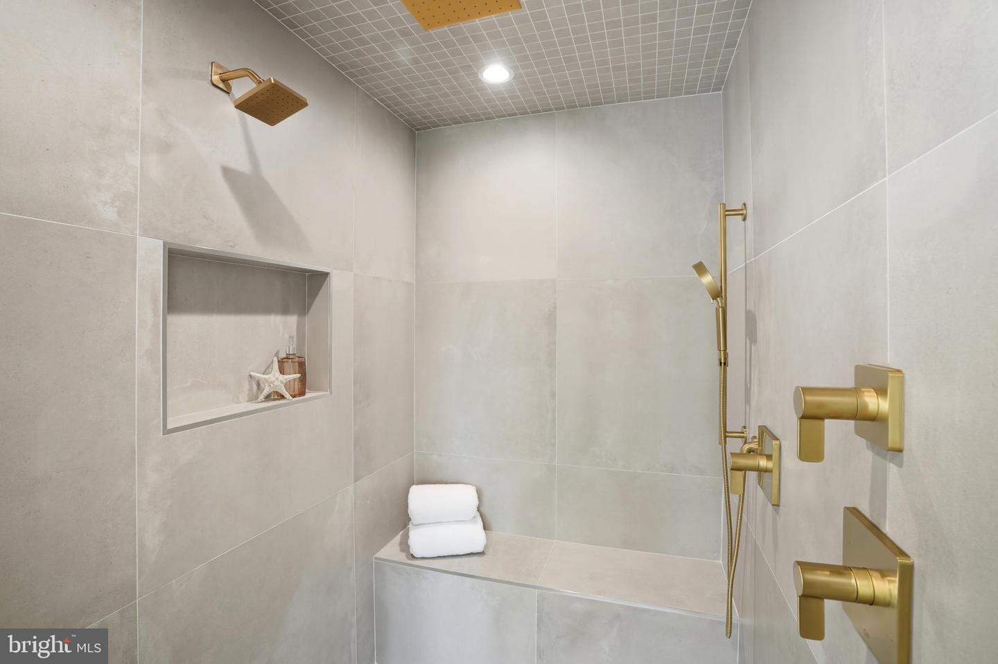 1853 MASSACHUSETTS AVE, MCLEAN, Virginia 22101, 5 Bedrooms Bedrooms, ,5 BathroomsBathrooms,Residential,For sale,1853 MASSACHUSETTS AVE,VAFX2286022 MLS # VAFX2286022