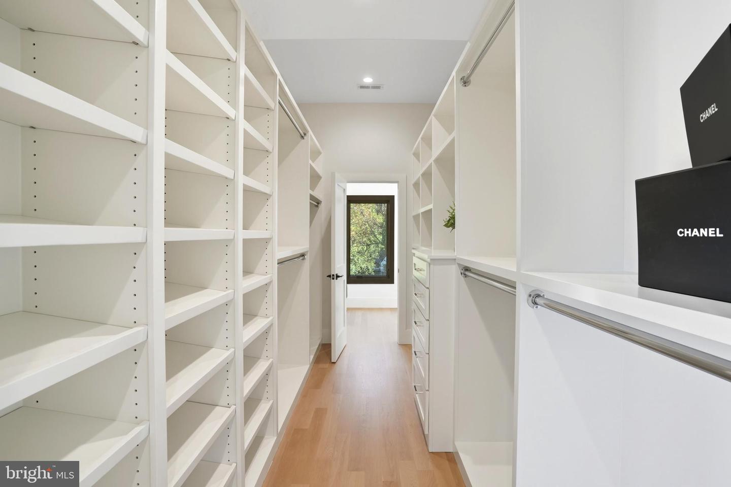 1853 MASSACHUSETTS AVE, MCLEAN, Virginia 22101, 5 Bedrooms Bedrooms, ,5 BathroomsBathrooms,Residential,For sale,1853 MASSACHUSETTS AVE,VAFX2286022 MLS # VAFX2286022