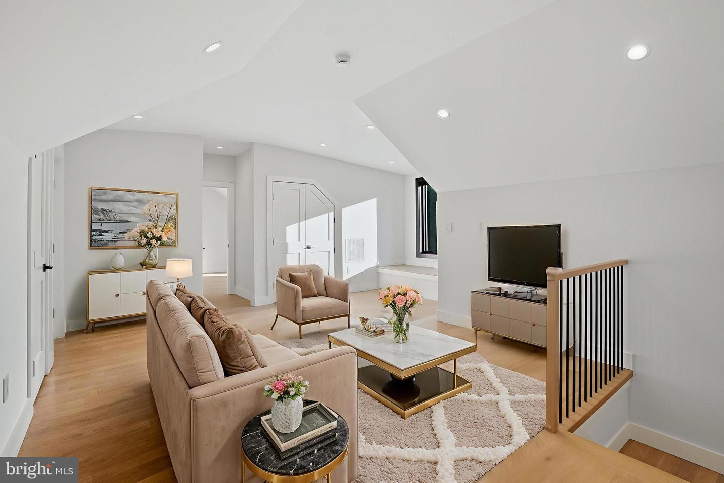 1853 MASSACHUSETTS AVE, MCLEAN, Virginia 22101, 5 Bedrooms Bedrooms, ,5 BathroomsBathrooms,Residential,For sale,1853 MASSACHUSETTS AVE,VAFX2286022 MLS # VAFX2286022