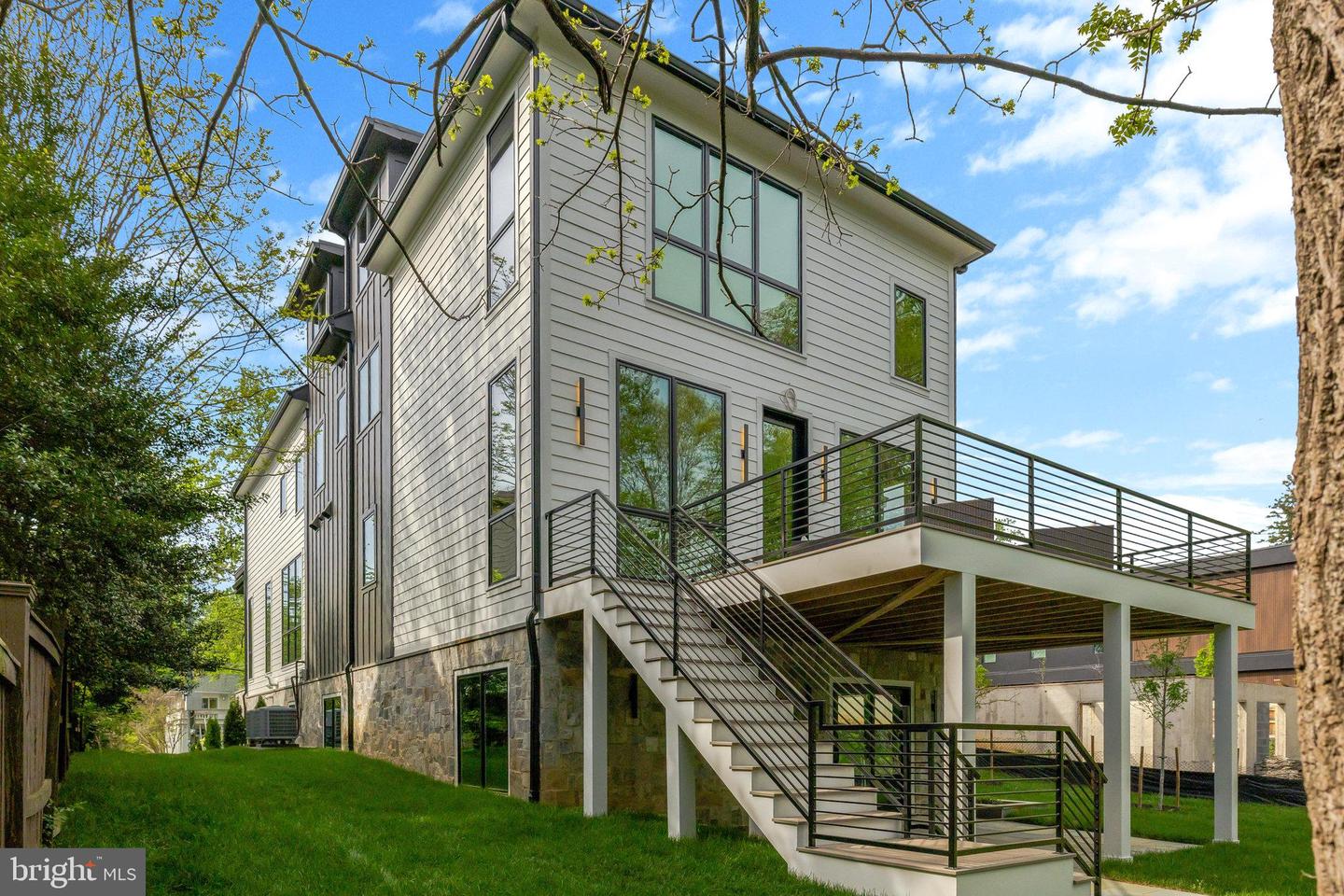 1853 MASSACHUSETTS AVE, MCLEAN, Virginia 22101, 5 Bedrooms Bedrooms, ,5 BathroomsBathrooms,Residential,For sale,1853 MASSACHUSETTS AVE,VAFX2286022 MLS # VAFX2286022