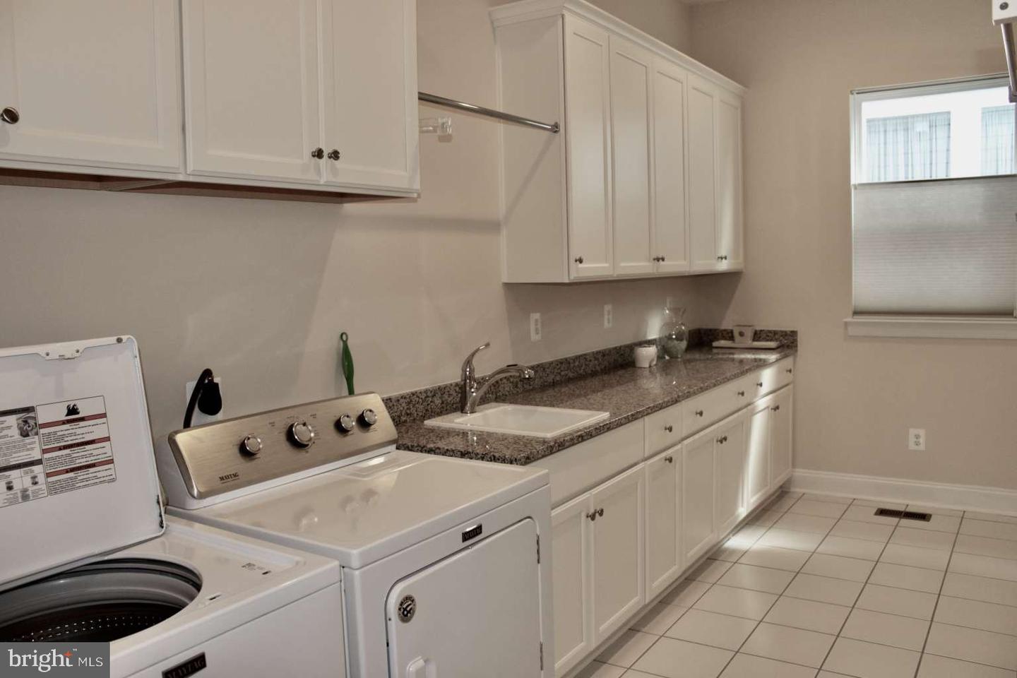 124 PIMPERNEL PL, LAKE FREDERICK, Virginia 22630, 3 Bedrooms Bedrooms, 7 Rooms Rooms,3 BathroomsBathrooms,Residential,For sale,124 PIMPERNEL PL,VAFV2039024 MLS # VAFV2039024