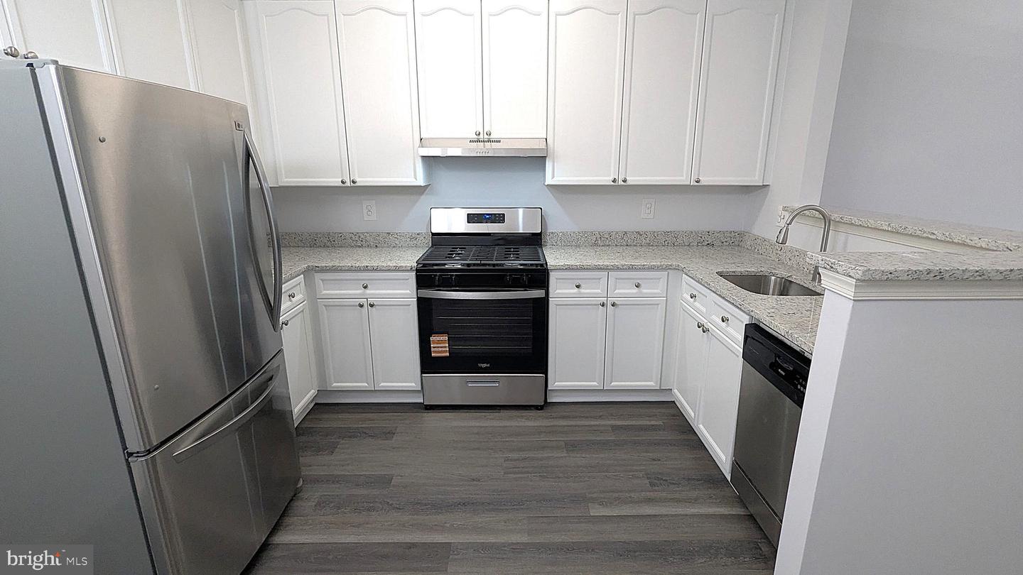 14437 GLENCREST CIR #129, CENTREVILLE, Virginia 20120, 3 Bedrooms Bedrooms, ,2 BathroomsBathrooms,Residential,For sale,14437 GLENCREST CIR #129,VAFX2286042 MLS # VAFX2286042