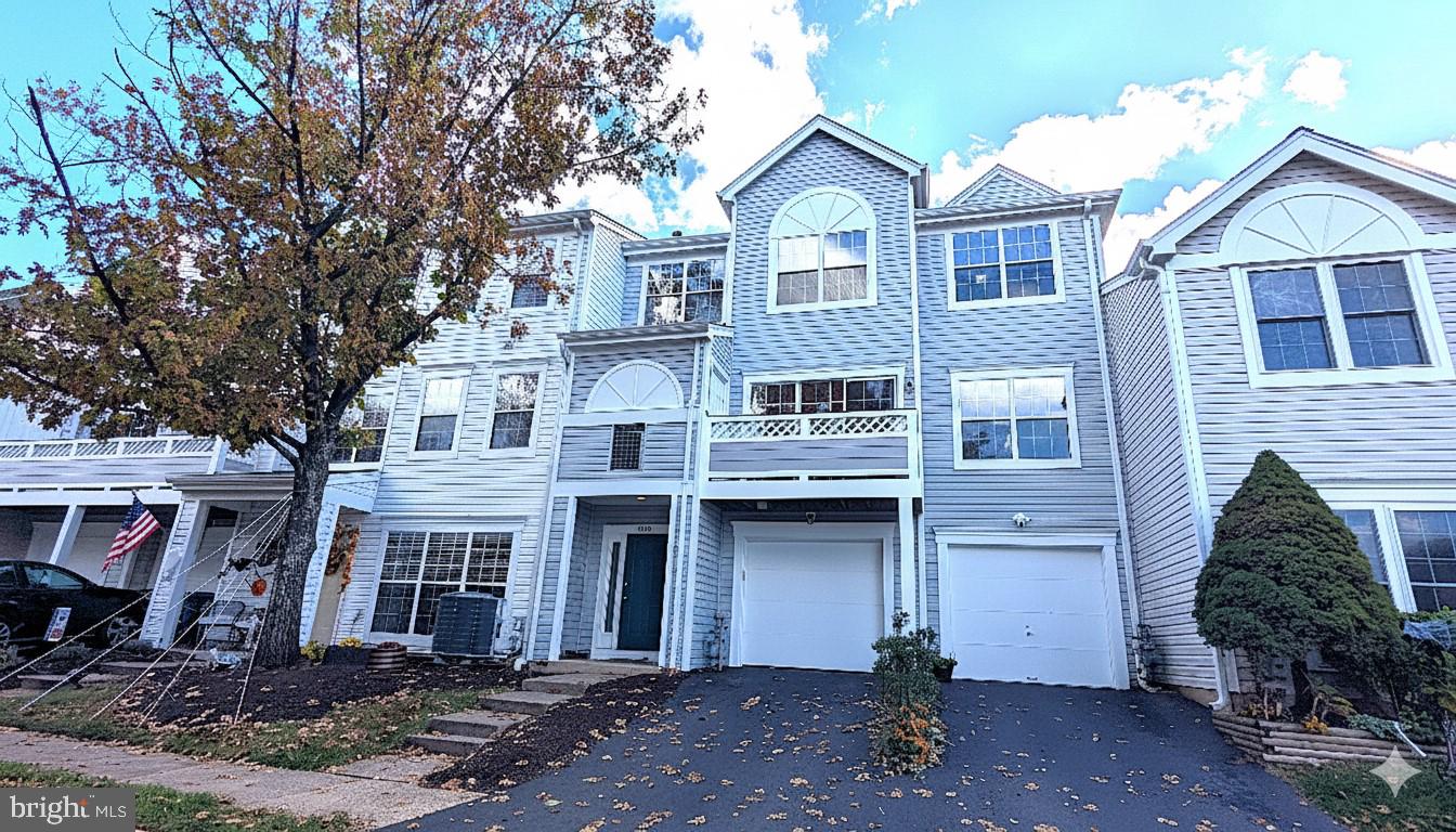 14437 GLENCREST CIR #129, CENTREVILLE, Virginia 20120, 3 Bedrooms Bedrooms, ,2 BathroomsBathrooms,Residential,For sale,14437 GLENCREST CIR #129,VAFX2286042 MLS # VAFX2286042