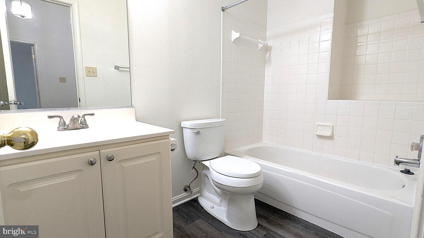 14437 GLENCREST CIR #129, CENTREVILLE, Virginia 20120, 3 Bedrooms Bedrooms, ,2 BathroomsBathrooms,Residential,For sale,14437 GLENCREST CIR #129,VAFX2286042 MLS # VAFX2286042