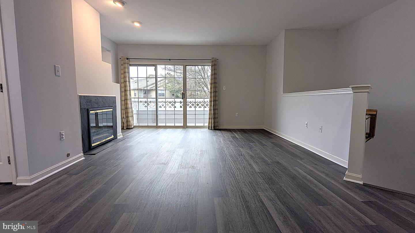 14437 GLENCREST CIR #129, CENTREVILLE, Virginia 20120, 3 Bedrooms Bedrooms, ,2 BathroomsBathrooms,Residential,For sale,14437 GLENCREST CIR #129,VAFX2286042 MLS # VAFX2286042