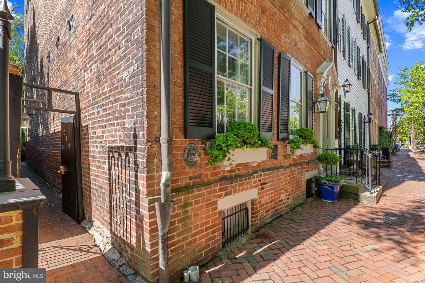 210 PRINCE ST, ALEXANDRIA, Virginia 22314, 4 Bedrooms Bedrooms, ,4 BathroomsBathrooms,Residential,For sale,210 PRINCE ST,VAAX2044414 MLS # VAAX2044414