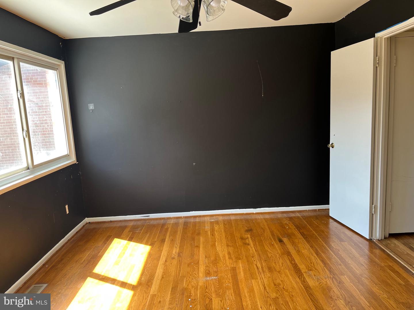 10136 FAIR WOODS DR, FAIRFAX, Virginia 22030, 3 Bedrooms Bedrooms, ,1 BathroomBathrooms,Residential,For sale,10136 FAIR WOODS DR,VAFC2006966 MLS # VAFC2006966