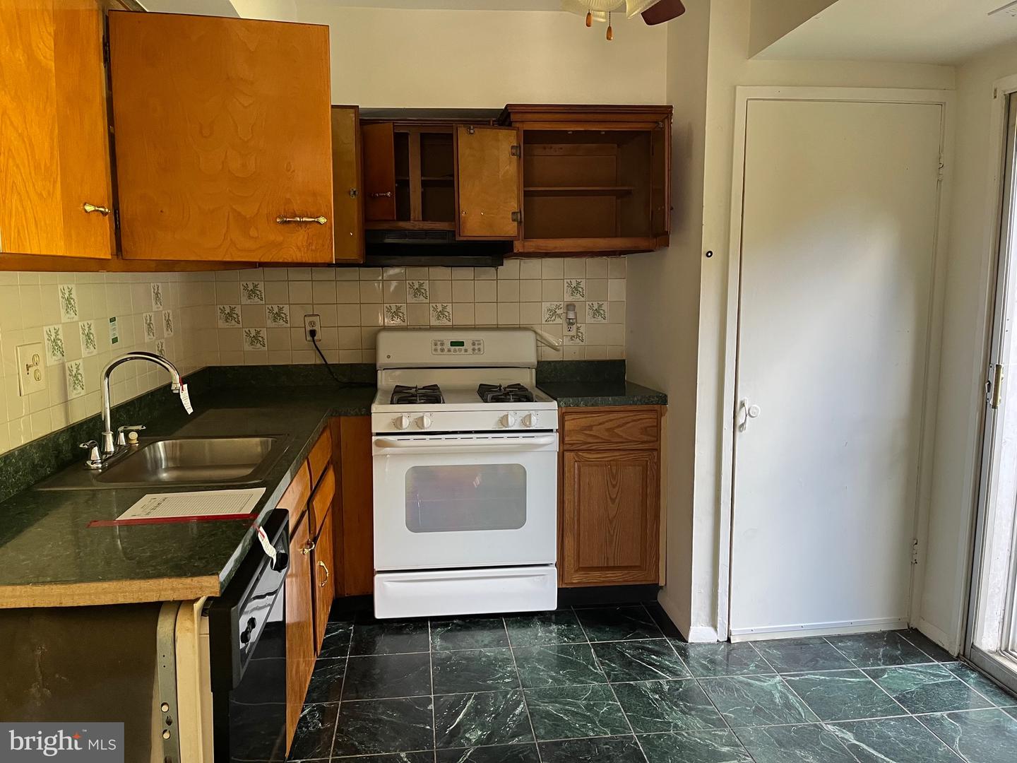 10136 FAIR WOODS DR, FAIRFAX, Virginia 22030, 3 Bedrooms Bedrooms, ,1 BathroomBathrooms,Residential,For sale,10136 FAIR WOODS DR,VAFC2006966 MLS # VAFC2006966