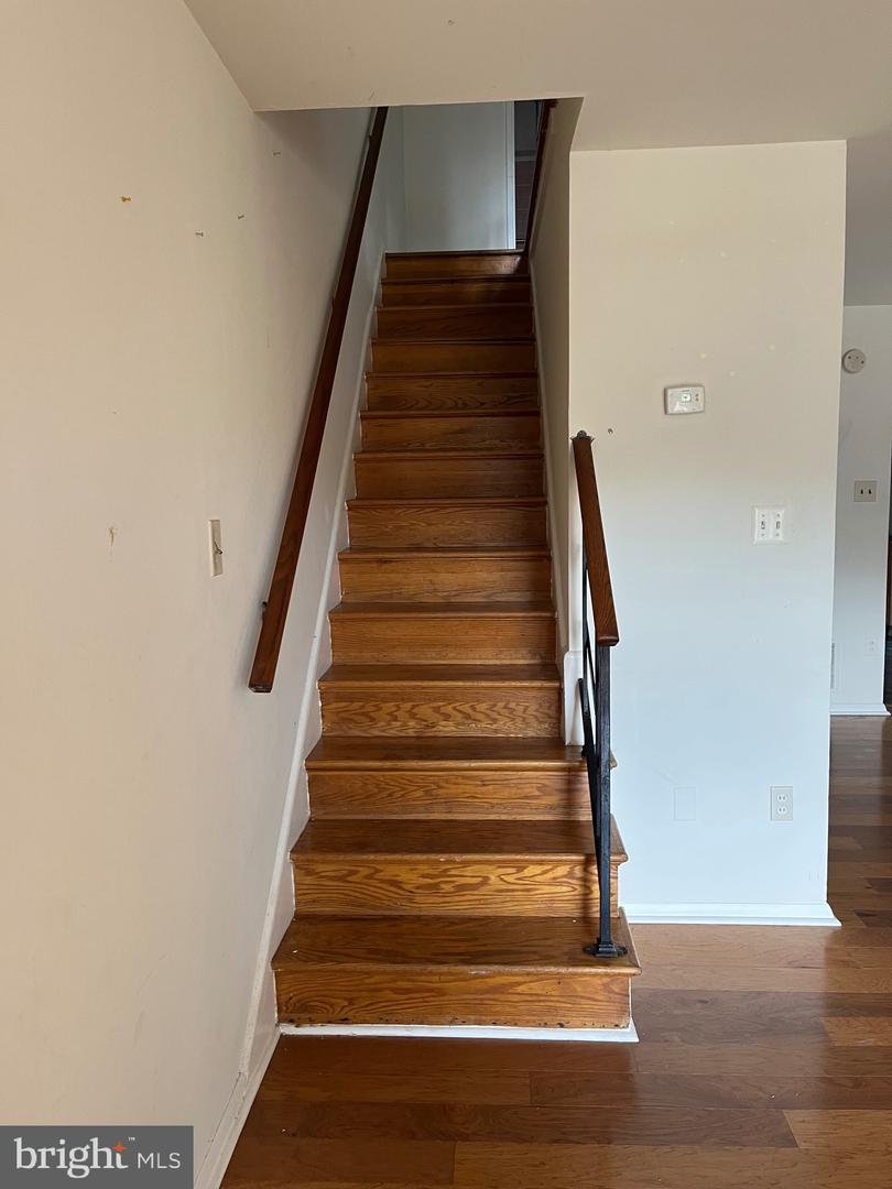 10136 FAIR WOODS DR, FAIRFAX, Virginia 22030, 3 Bedrooms Bedrooms, ,1 BathroomBathrooms,Residential,For sale,10136 FAIR WOODS DR,VAFC2006966 MLS # VAFC2006966