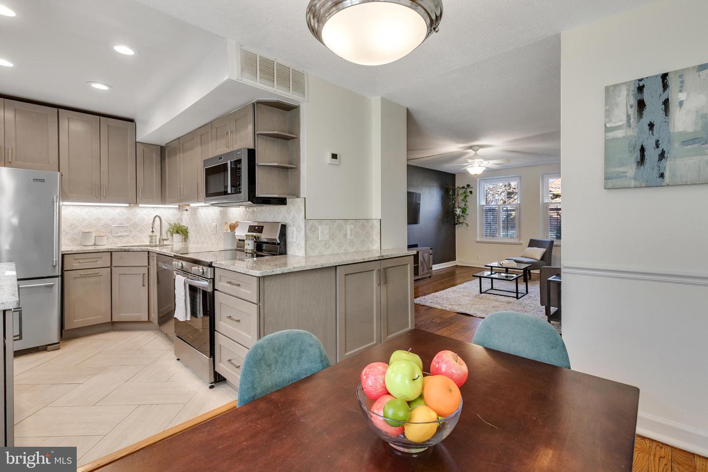 4426 36TH ST S #A1, ARLINGTON, Virginia 22206, 1 Bedroom Bedrooms, ,2 BathroomsBathrooms,Residential,For sale,4426 36TH ST S #A1,VAAR2064430 MLS # VAAR2064430