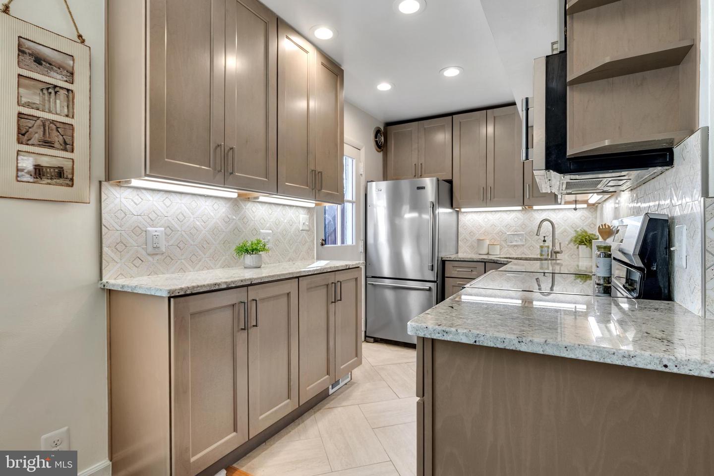 4426 36TH ST S #A1, ARLINGTON, Virginia 22206, 1 Bedroom Bedrooms, ,2 BathroomsBathrooms,Residential,For sale,4426 36TH ST S #A1,VAAR2064430 MLS # VAAR2064430