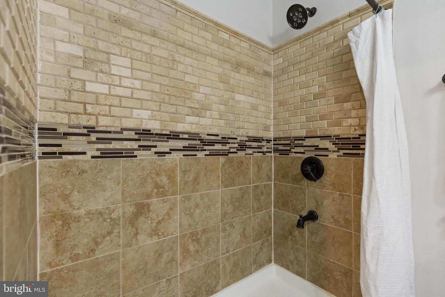 4426 36TH ST S #A1, ARLINGTON, Virginia 22206, 1 Bedroom Bedrooms, ,2 BathroomsBathrooms,Residential,For sale,4426 36TH ST S #A1,VAAR2064430 MLS # VAAR2064430