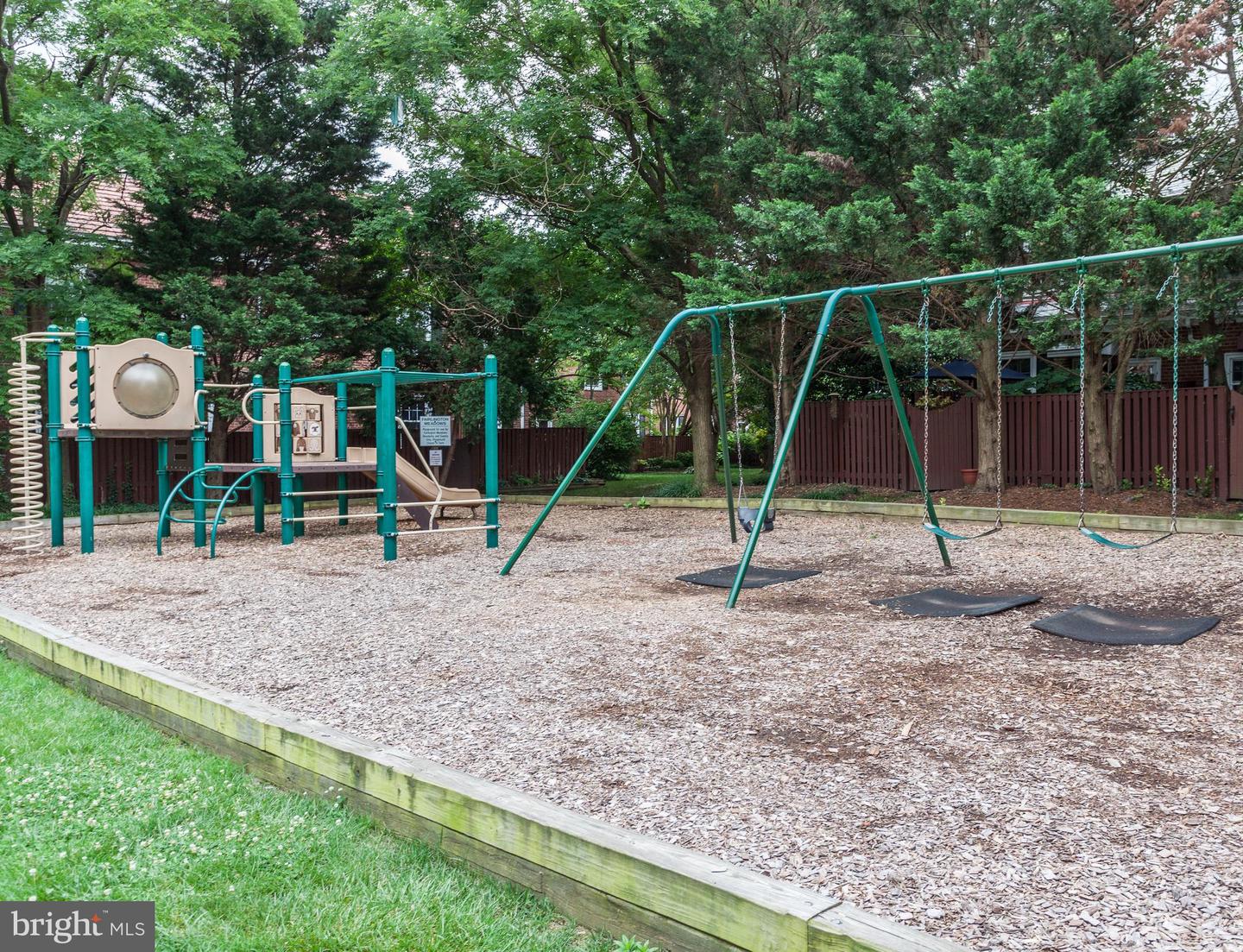 4426 36TH ST S #A1, ARLINGTON, Virginia 22206, 1 Bedroom Bedrooms, ,2 BathroomsBathrooms,Residential,For sale,4426 36TH ST S #A1,VAAR2064430 MLS # VAAR2064430