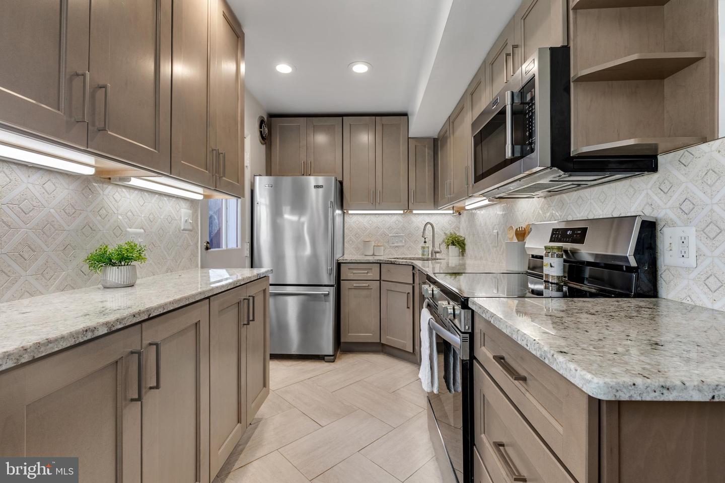 4426 36TH ST S #A1, ARLINGTON, Virginia 22206, 1 Bedroom Bedrooms, ,2 BathroomsBathrooms,Residential,For sale,4426 36TH ST S #A1,VAAR2064430 MLS # VAAR2064430