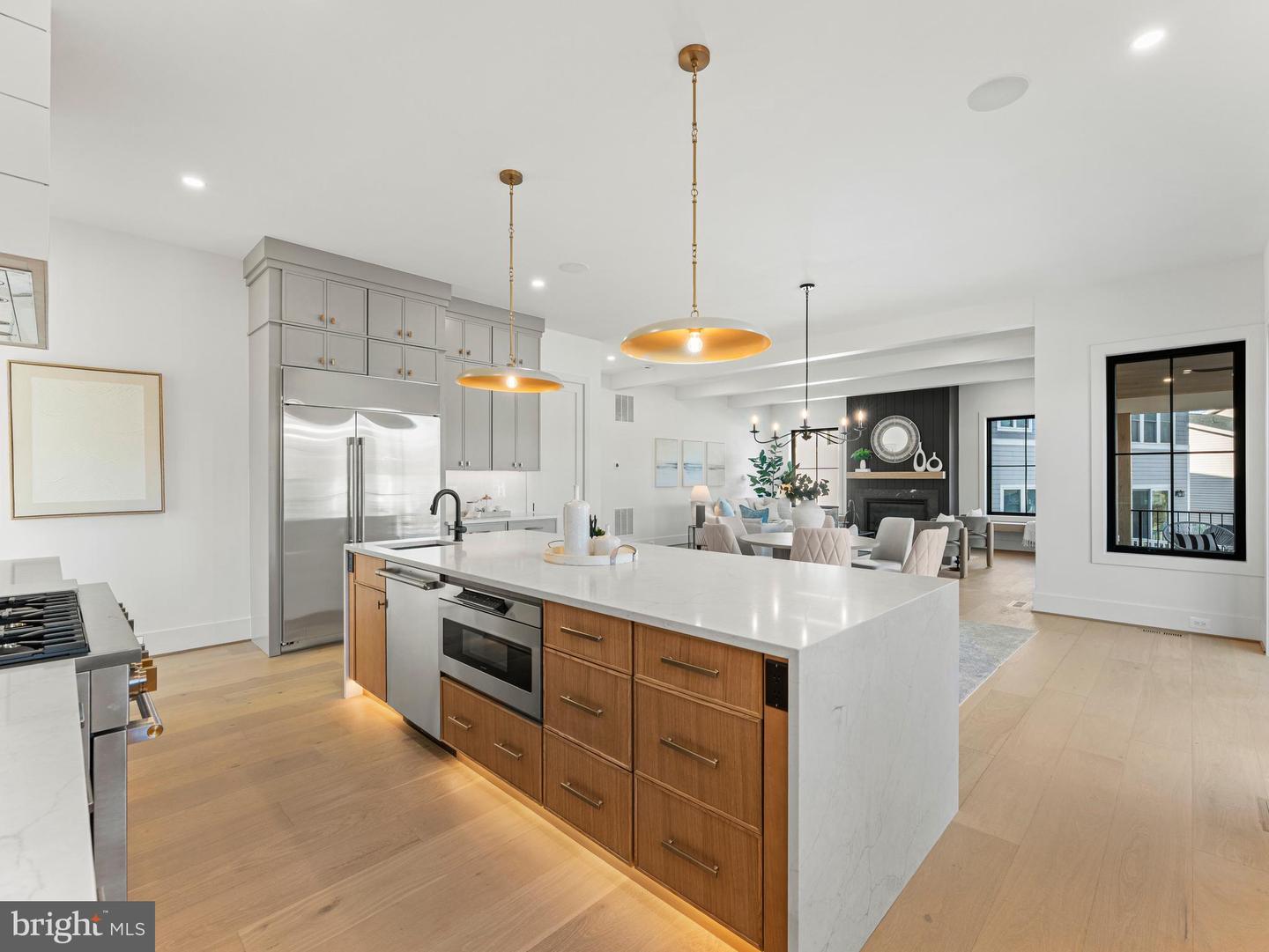 406 DOVE CIR SW, VIENNA, Virginia 22180, 6 Bedrooms Bedrooms, ,6 BathroomsBathrooms,Residential,For sale,406 DOVE CIR SW,VAFX2276068 MLS # VAFX2276068