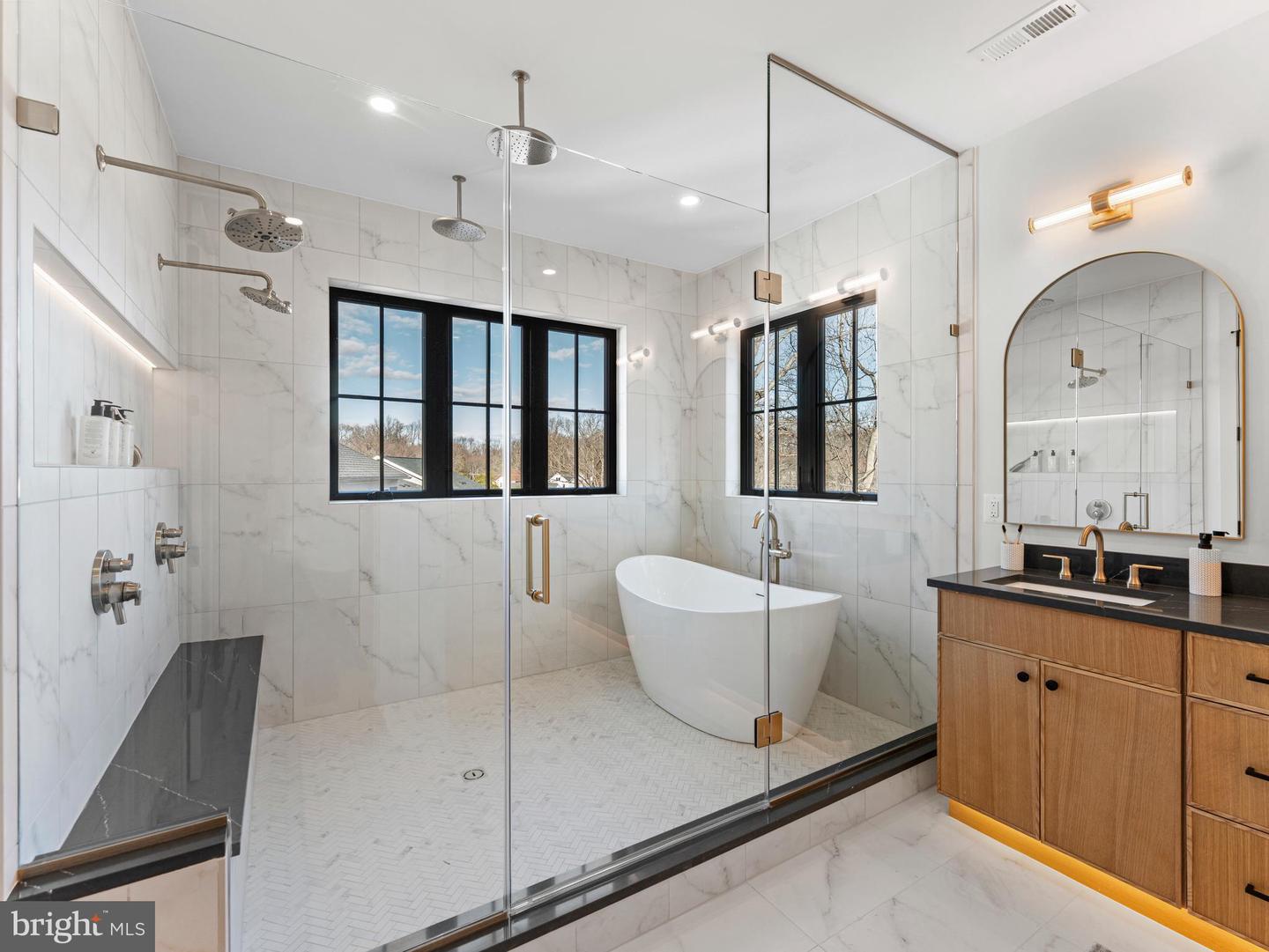 406 DOVE CIR SW, VIENNA, Virginia 22180, 6 Bedrooms Bedrooms, ,6 BathroomsBathrooms,Residential,For sale,406 DOVE CIR SW,VAFX2276068 MLS # VAFX2276068