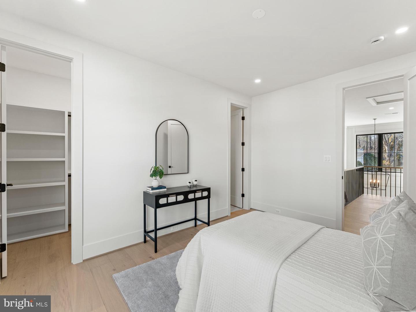 406 DOVE CIR SW, VIENNA, Virginia 22180, 6 Bedrooms Bedrooms, ,6 BathroomsBathrooms,Residential,For sale,406 DOVE CIR SW,VAFX2276068 MLS # VAFX2276068