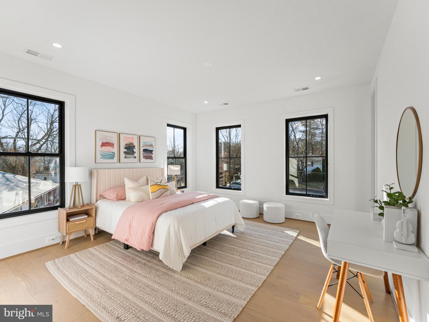 406 DOVE CIR SW, VIENNA, Virginia 22180, 6 Bedrooms Bedrooms, ,6 BathroomsBathrooms,Residential,For sale,406 DOVE CIR SW,VAFX2276068 MLS # VAFX2276068