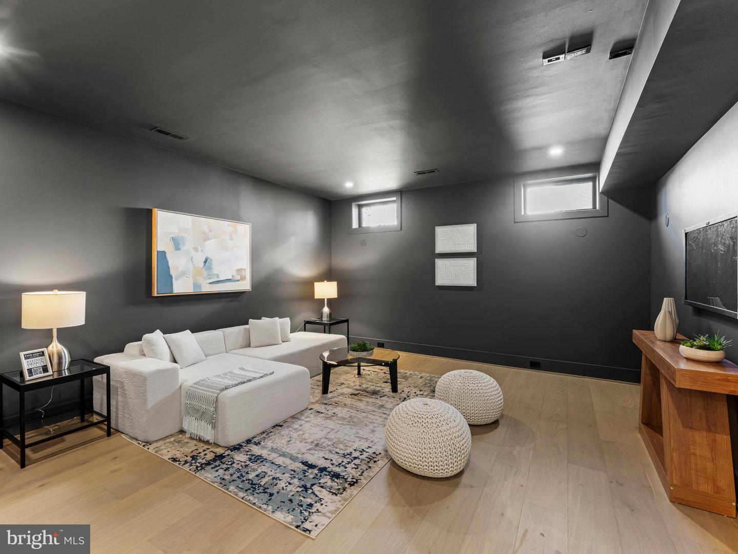 406 DOVE CIR SW, VIENNA, Virginia 22180, 6 Bedrooms Bedrooms, ,6 BathroomsBathrooms,Residential,For sale,406 DOVE CIR SW,VAFX2276068 MLS # VAFX2276068