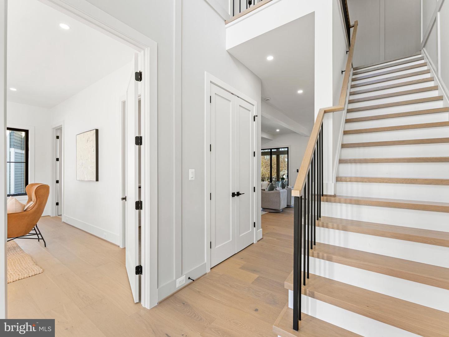 406 DOVE CIR SW, VIENNA, Virginia 22180, 6 Bedrooms Bedrooms, ,6 BathroomsBathrooms,Residential,For sale,406 DOVE CIR SW,VAFX2276068 MLS # VAFX2276068