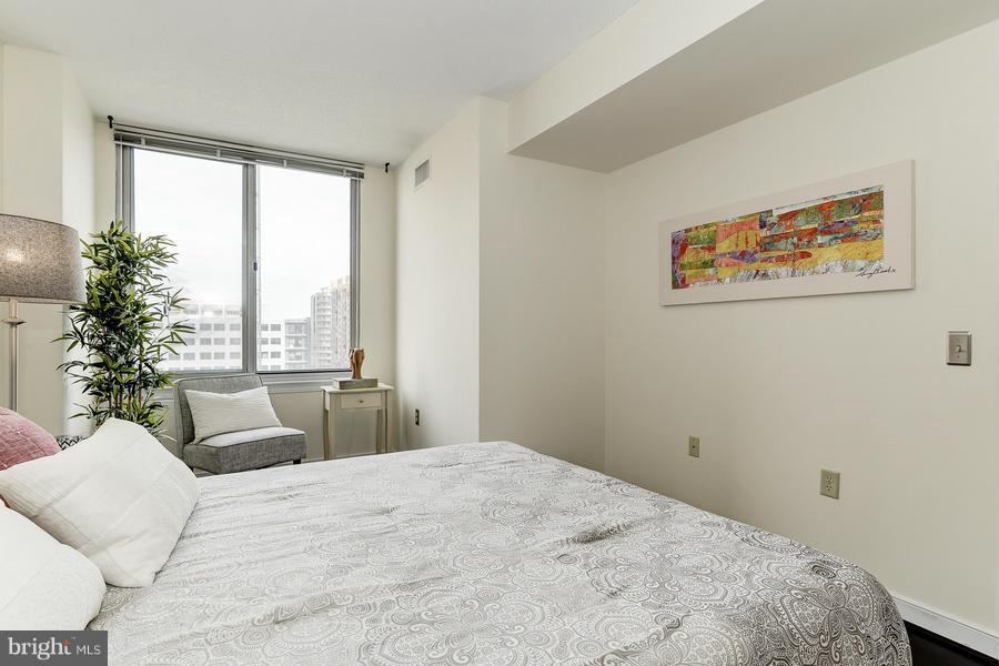 555 MASSACHUSETTS AVE NW #806, WASHINGTON, District Of Columbia 20001, 1 Bedroom Bedrooms, ,1 BathroomBathrooms,Residential,For sale,555 MASSACHUSETTS AVE NW #806,DCDC2230146 MLS # DCDC2230146