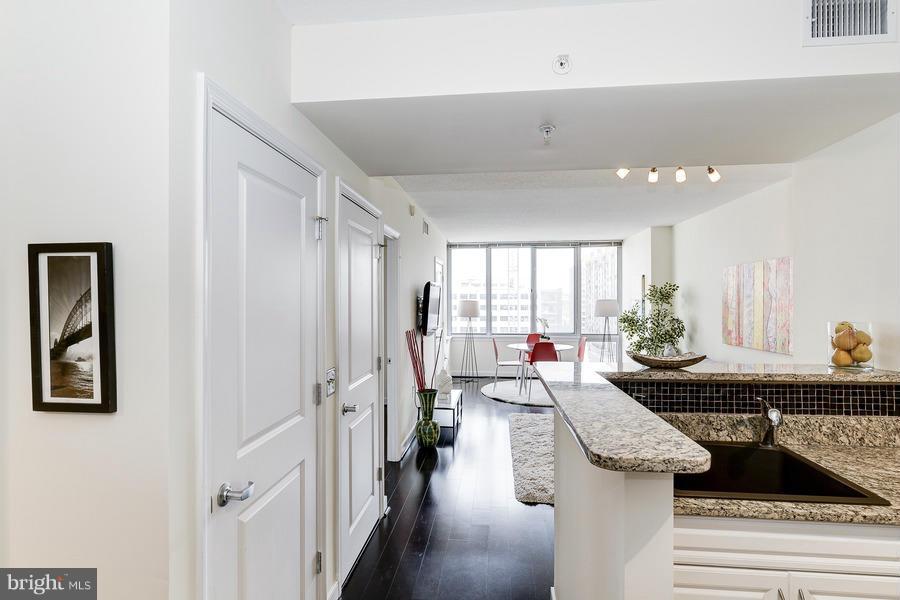 555 MASSACHUSETTS AVE NW #806, WASHINGTON, District Of Columbia 20001, 1 Bedroom Bedrooms, ,1 BathroomBathrooms,Residential,For sale,555 MASSACHUSETTS AVE NW #806,DCDC2230146 MLS # DCDC2230146