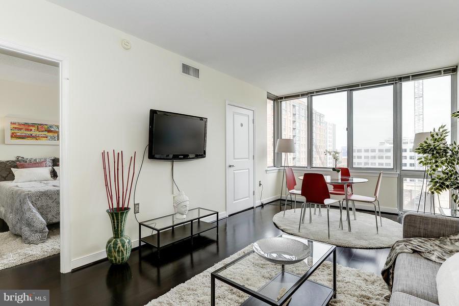 555 MASSACHUSETTS AVE NW #806, WASHINGTON, District Of Columbia 20001, 1 Bedroom Bedrooms, ,1 BathroomBathrooms,Residential,For sale,555 MASSACHUSETTS AVE NW #806,DCDC2230146 MLS # DCDC2230146